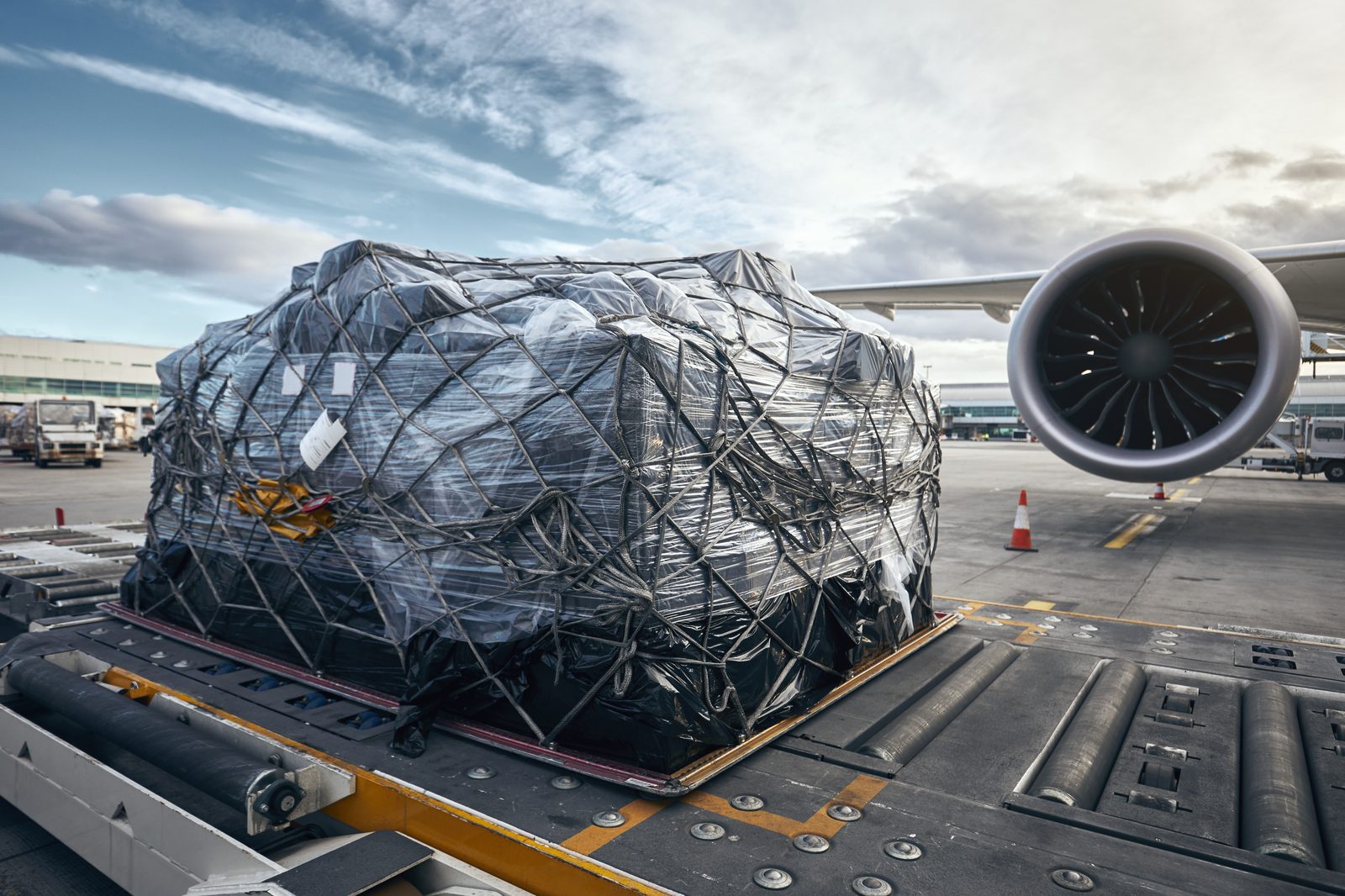 Air freight cargo loading onto an aircraft